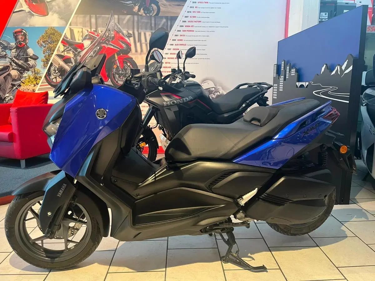 Yamaha X-Max 300 (2025 - 26) (4)