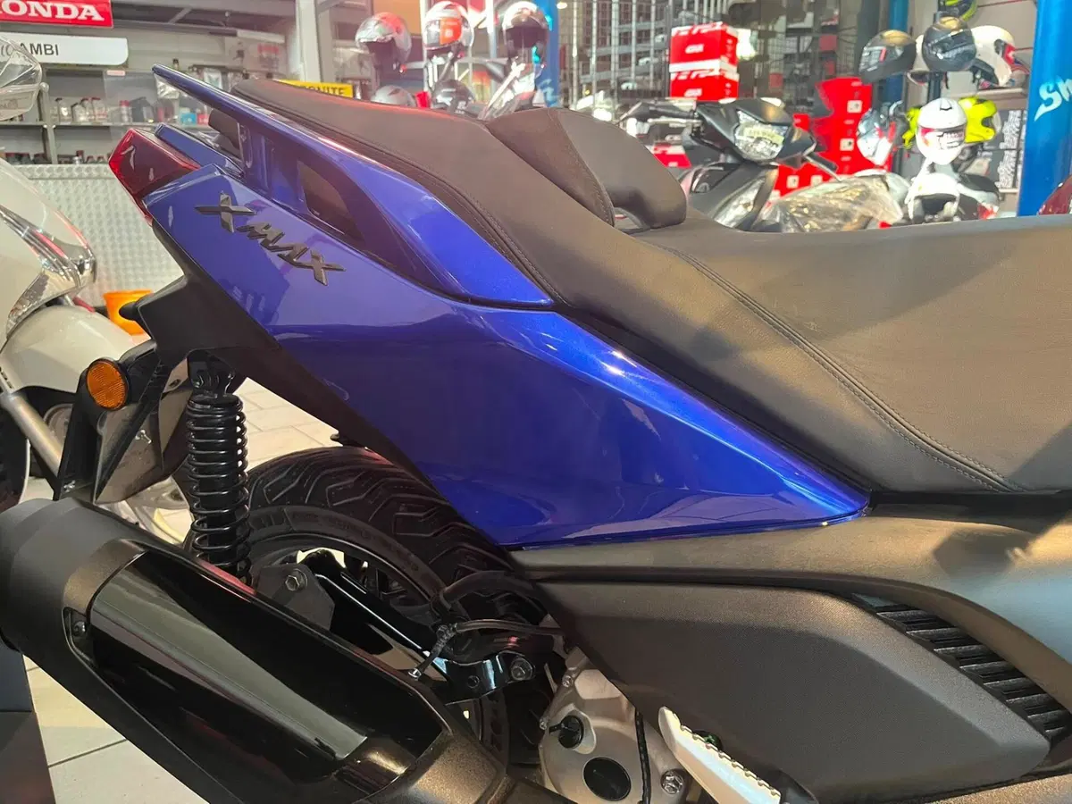 Yamaha X-Max 300 (2025 - 26) (7)