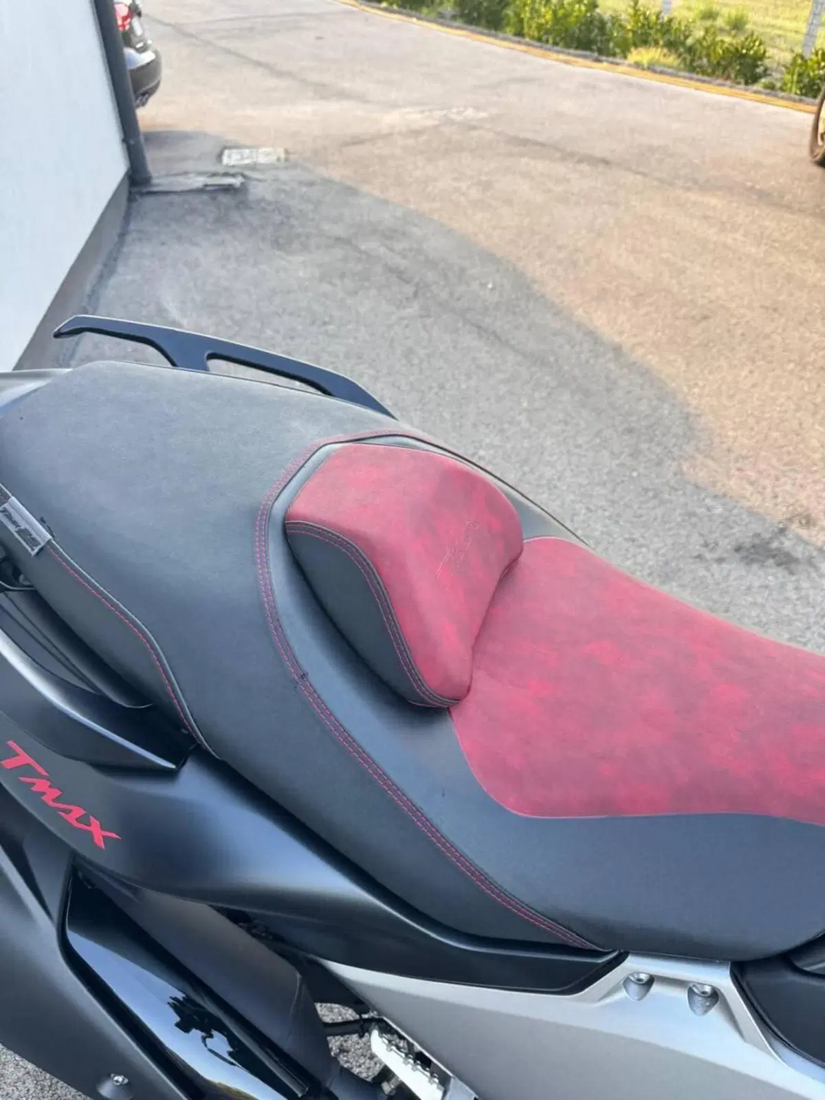 Yamaha T-Max 560 25th Anniversary (2026) (6)