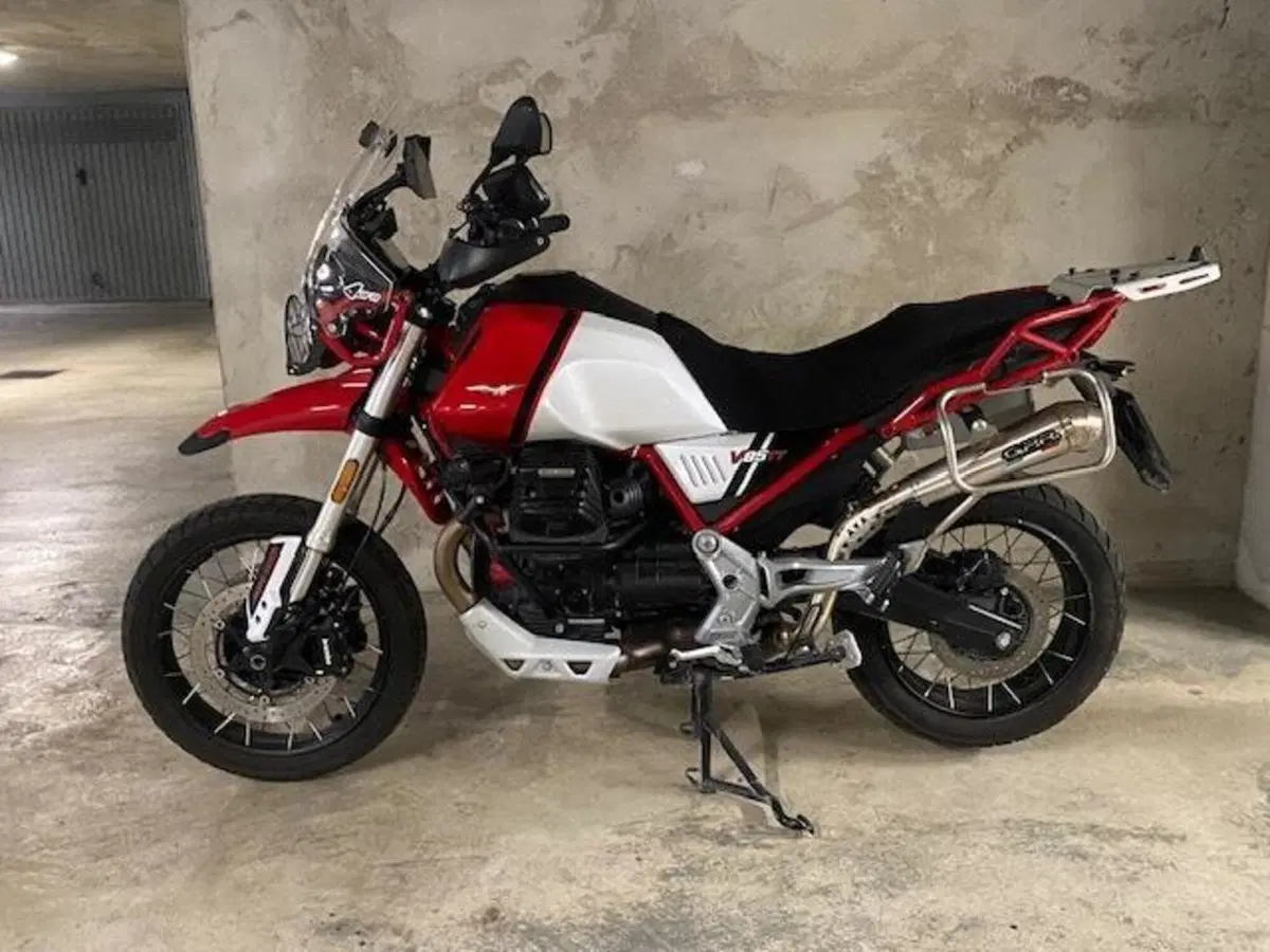 Moto Guzzi V85 TT Evocative Graphics (2021 - 23)