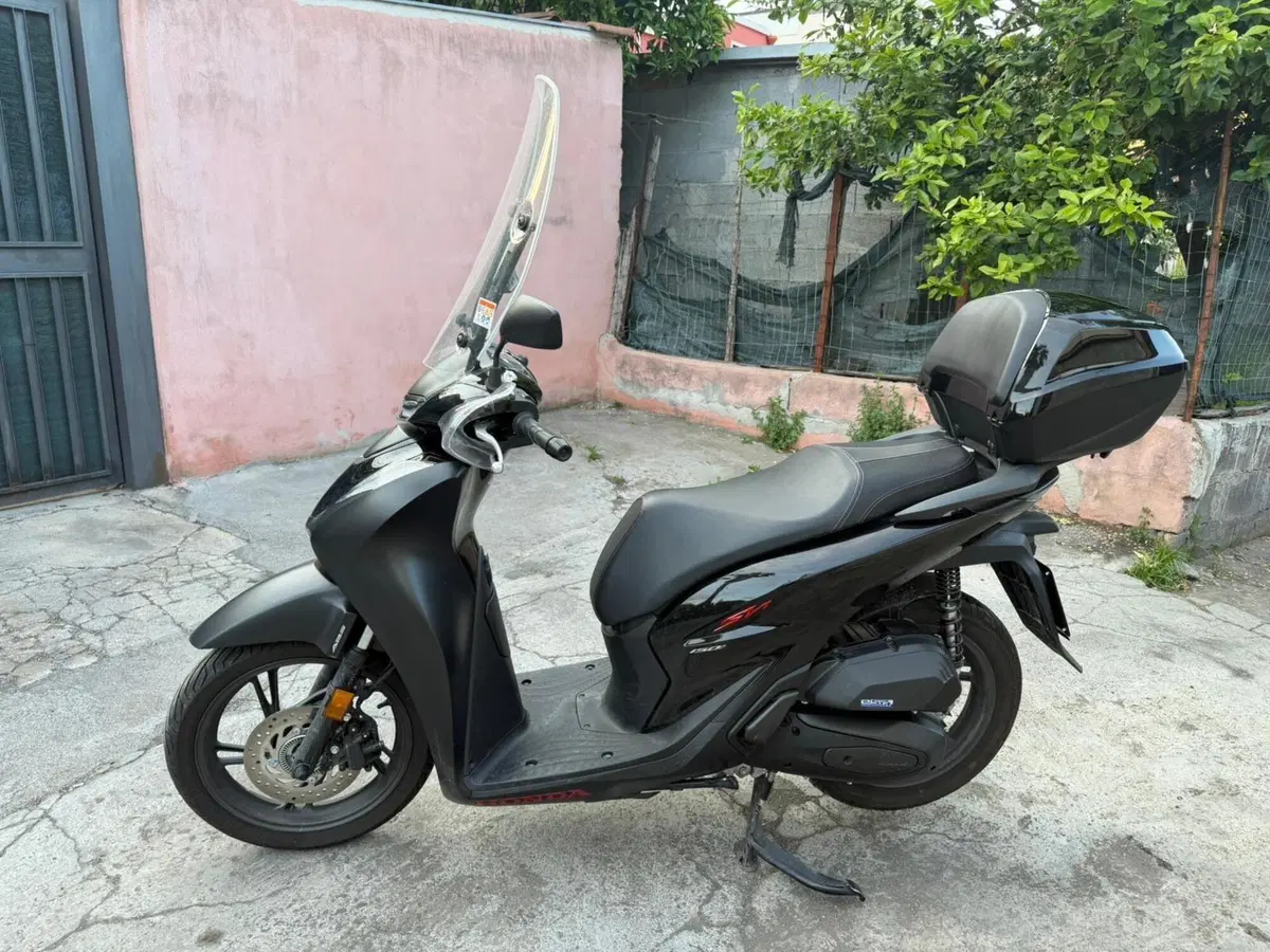 Honda SH 150i (2024 - 25) (4)