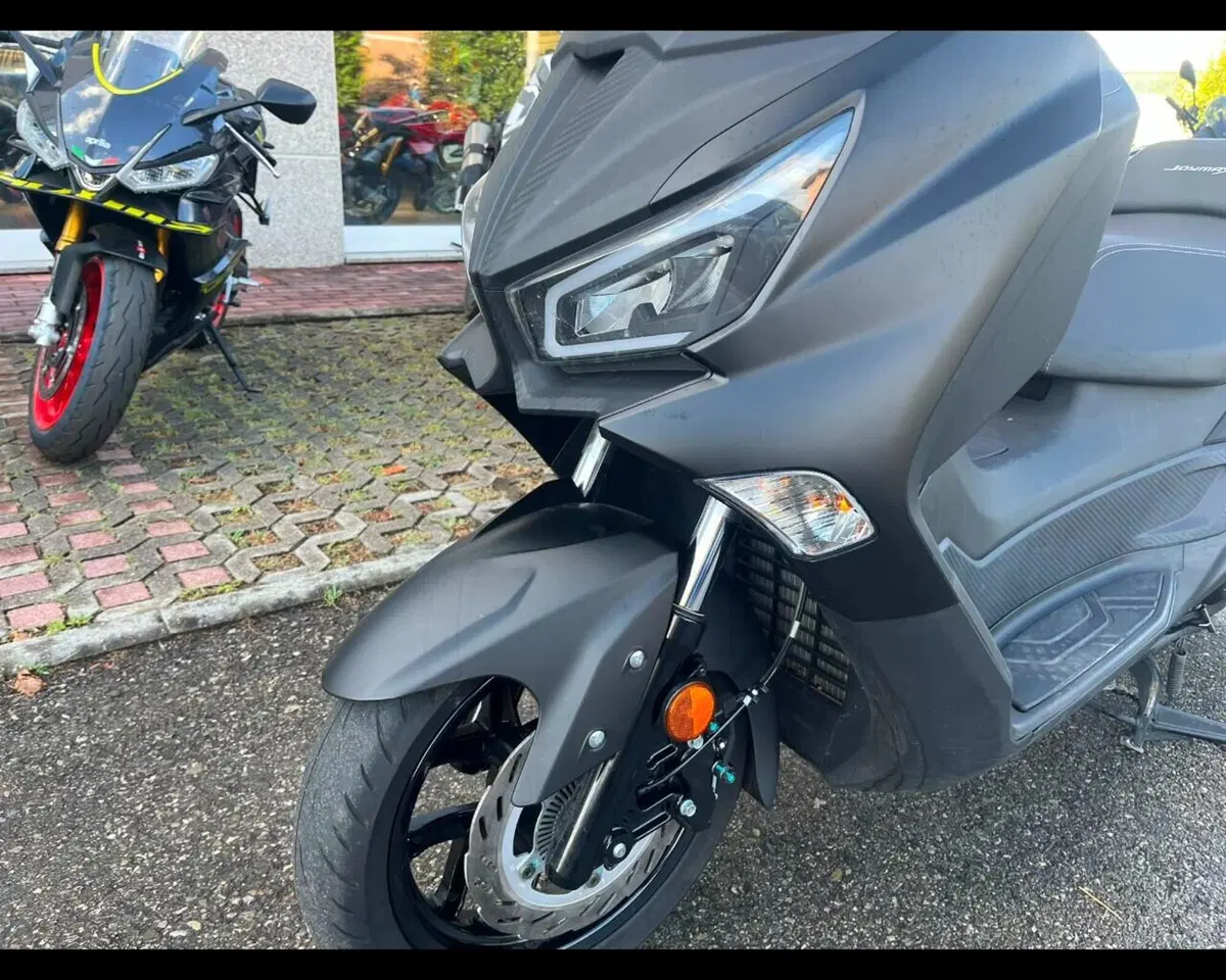 Sym Joymax 300 Z+ (2021 - 24) (9)