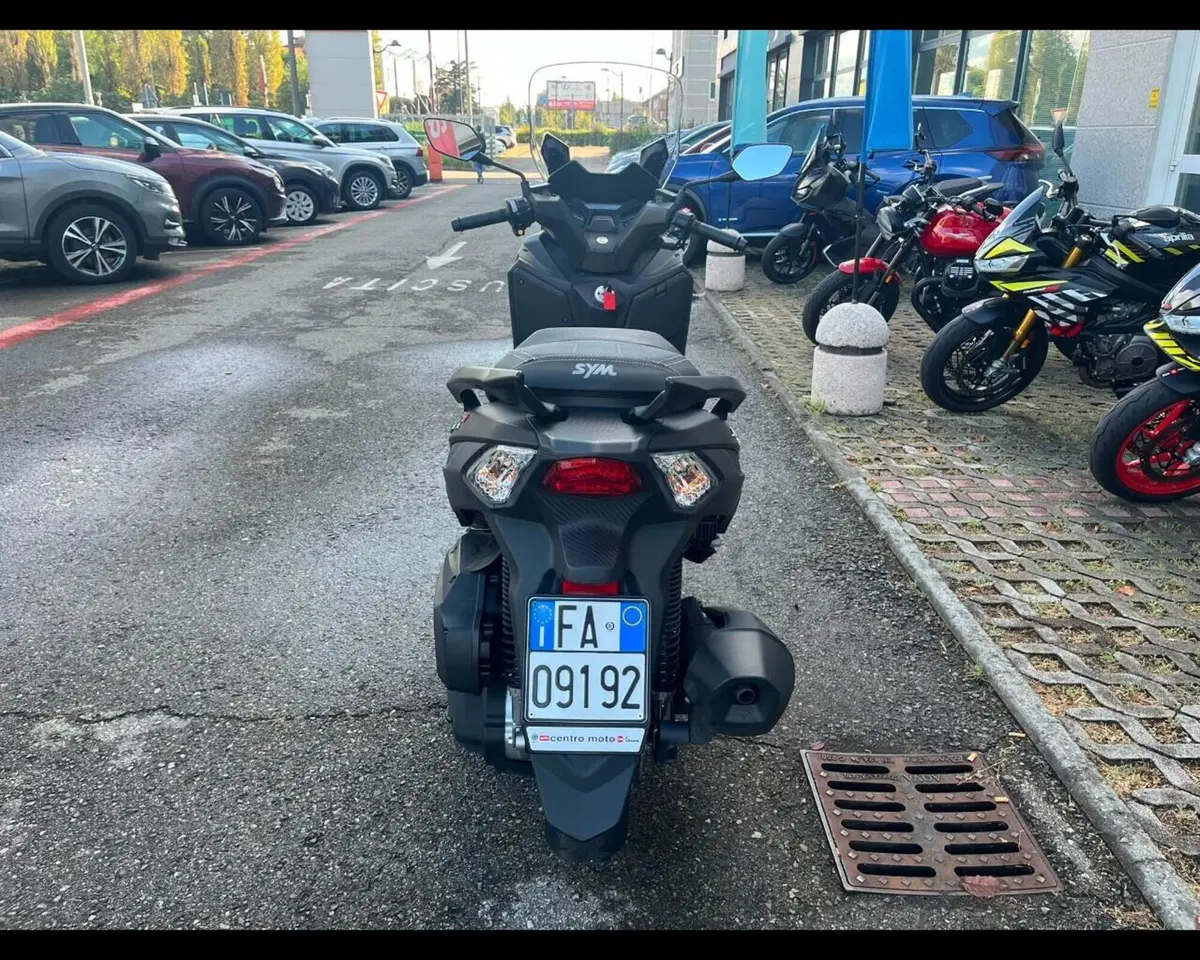 Sym Joymax 300 Z+ (2021 - 24) (6)