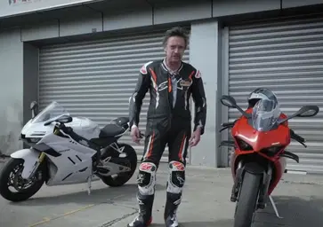 ZXMoto 820RR vs Ducati Panigale V2: Richard Hammond ha fatto la comparativa e... [VIDEO]