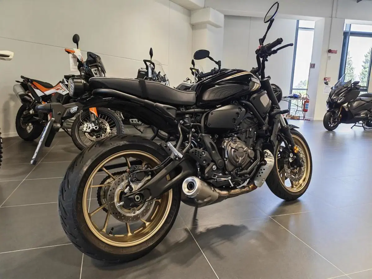 Yamaha XSR 700 (2022 - 26) (5)
