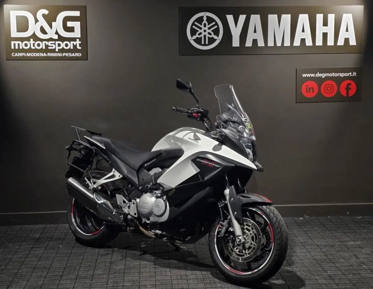 Honda Crossrunner ABS (2010 - 14) (2)
