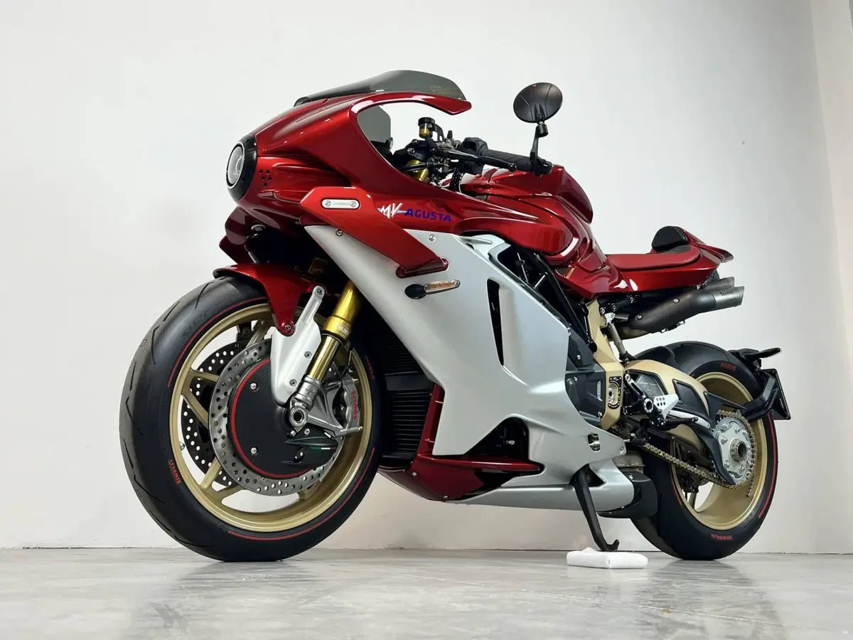 MV Agusta Superveloce 1000 Serie Oro (2024 - 26)