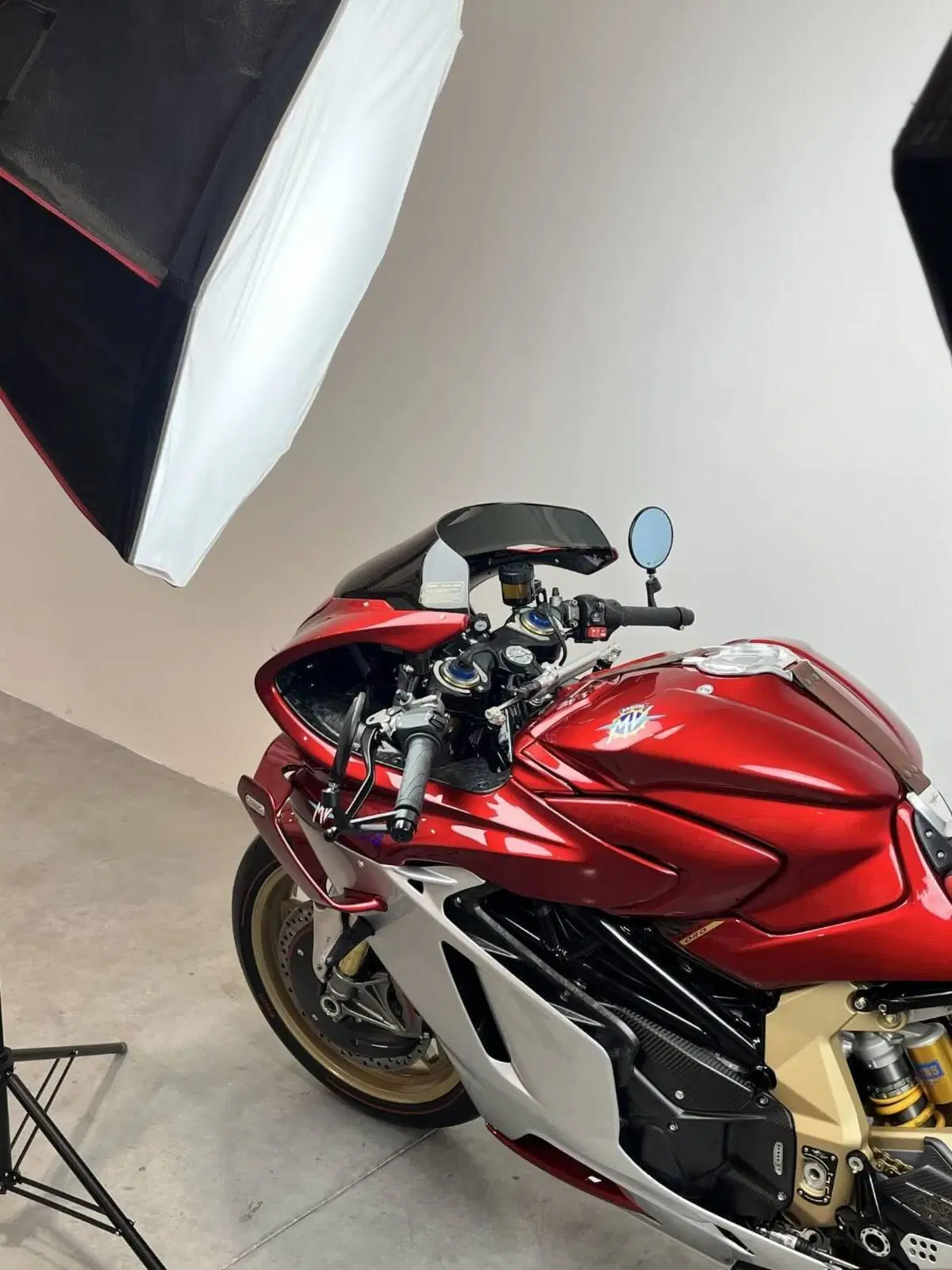 MV Agusta Superveloce 1000 Serie Oro (2024 - 26) (4)