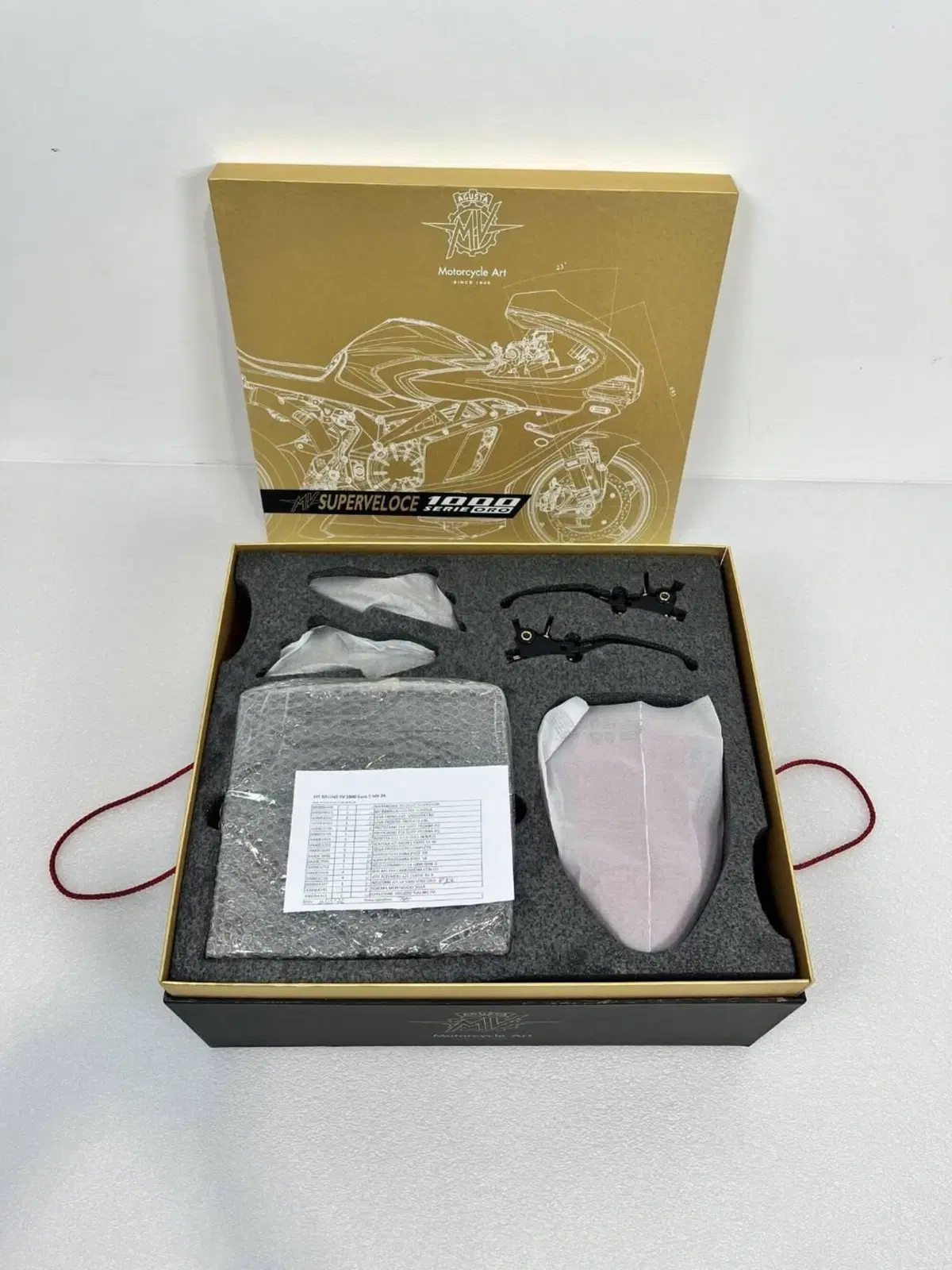 MV Agusta Superveloce 1000 Serie Oro (2024 - 26) (18)