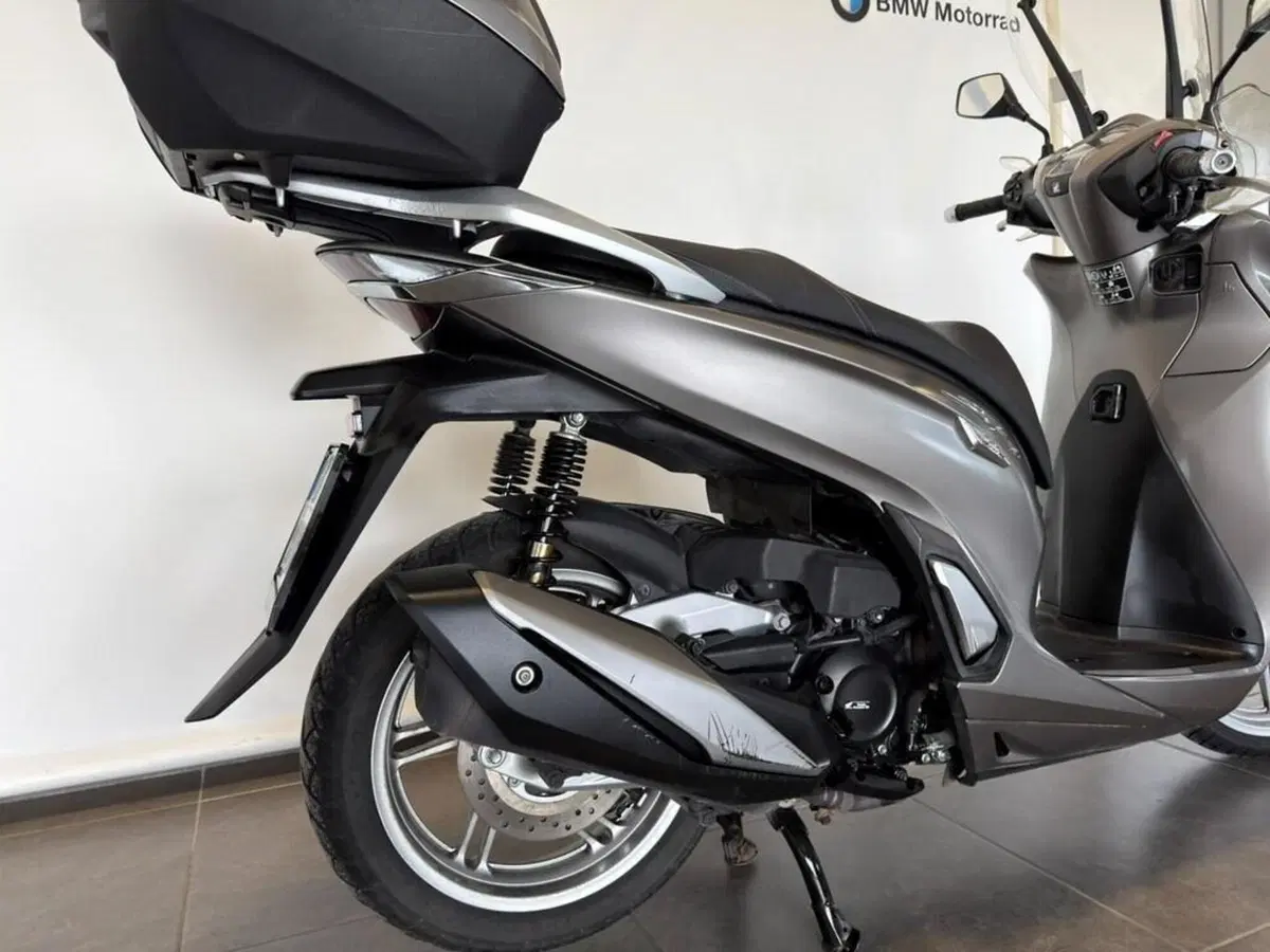 Honda SH 350 (2021 - 24) (8)