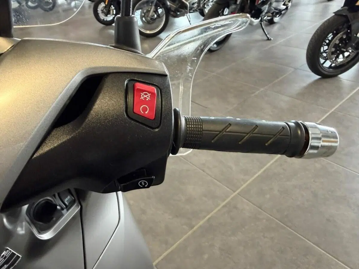 Honda SH 350 (2021 - 24) (7)