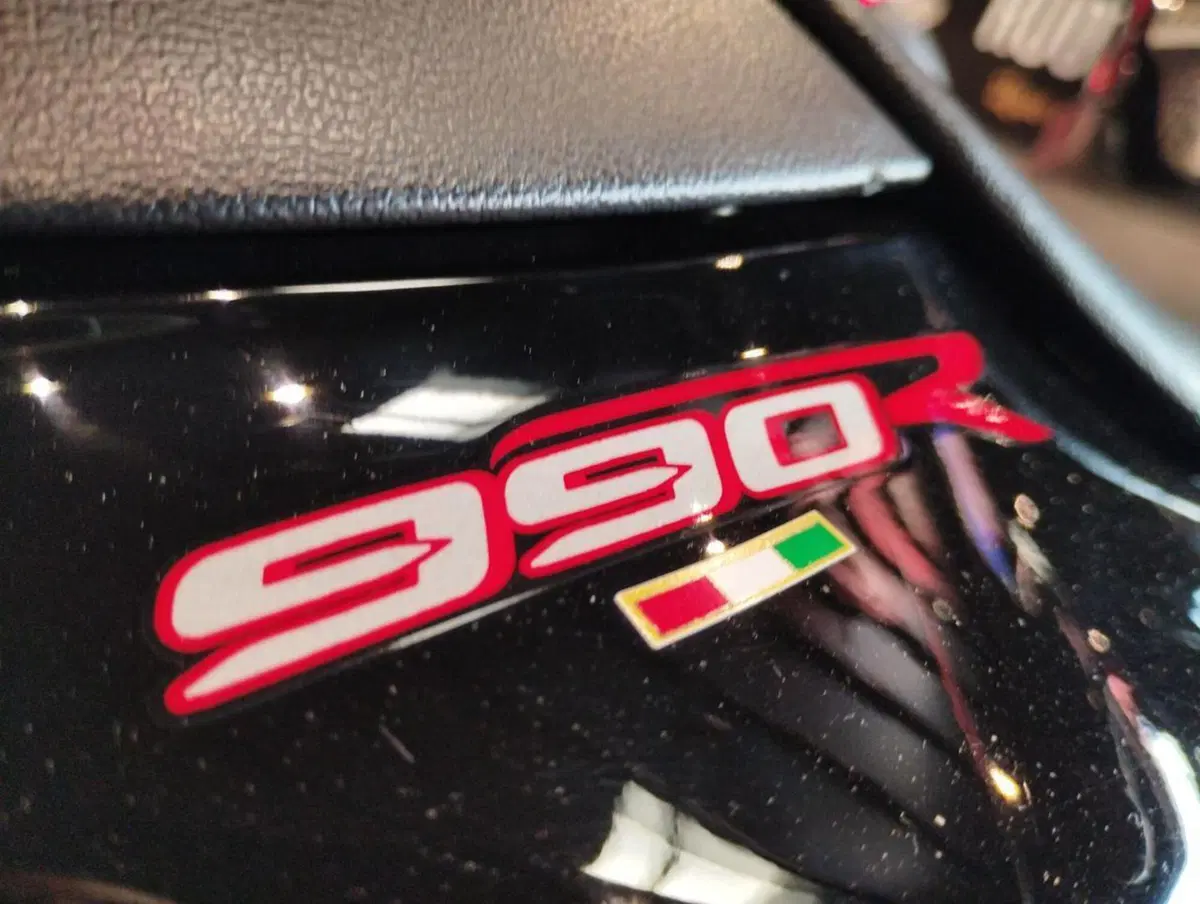 MV Agusta Brutale 990 R (2009 - 12) (8)
