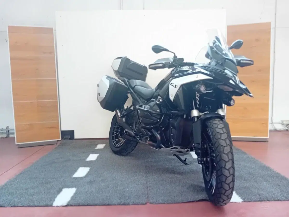 Bmw R 1300 GS (2023 - 26) (2)