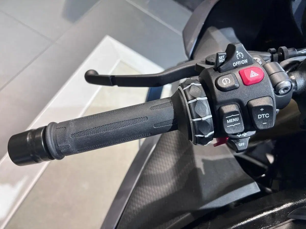 Bmw S 1000 RR (2025 - 27) (11)