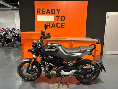 Husqvarna Svartpilen 401 (2021 - 23) usata