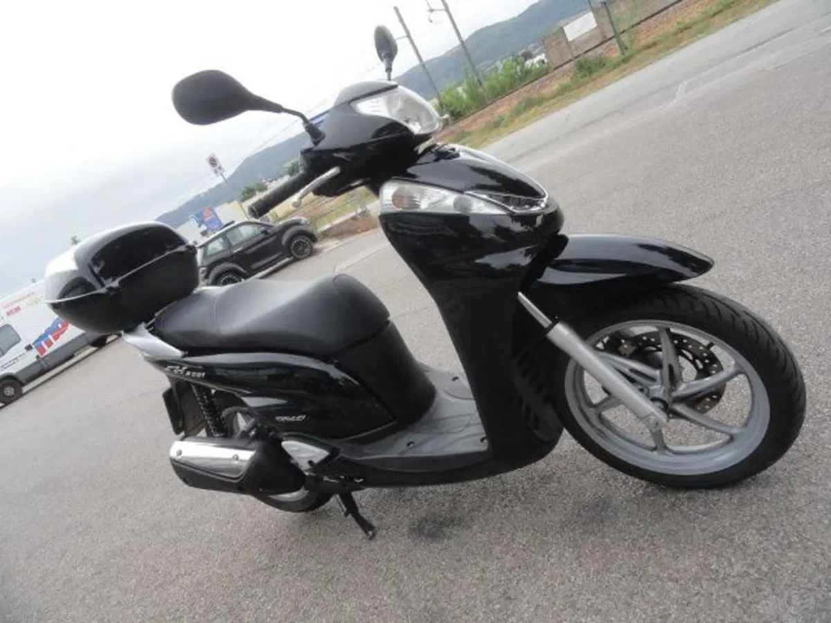 Honda SH 300 i (2006 - 10) (4)