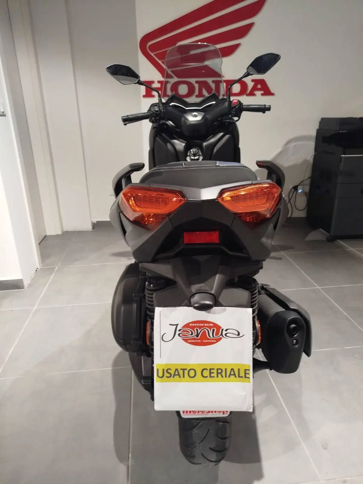 Yamaha X-Max 300 Tech Max (2021 - 24) (4)