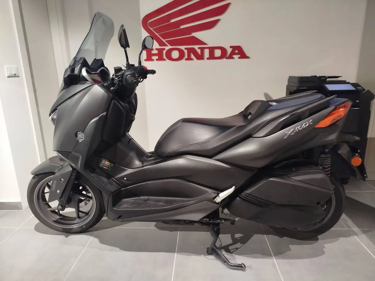 Yamaha X-Max 300 Tech Max (2021 - 24) (2)