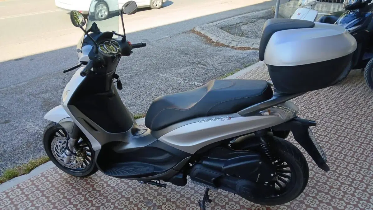 Piaggio Beverly 300 i.e. ABS-ASR (2016 - 20) (3)