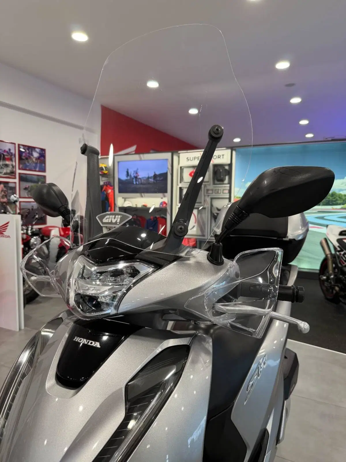Honda SH 150i (2017 - 19) (2)