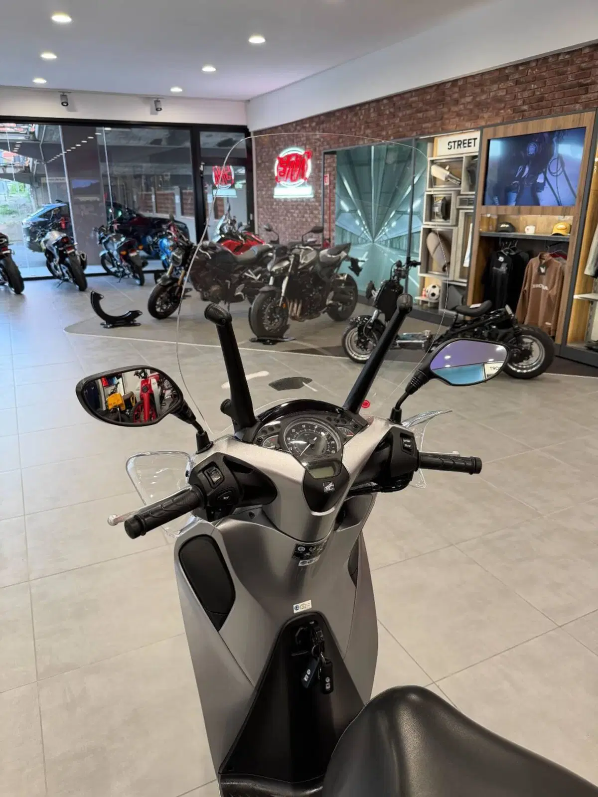 Honda SH 150i (2017 - 19) (9)