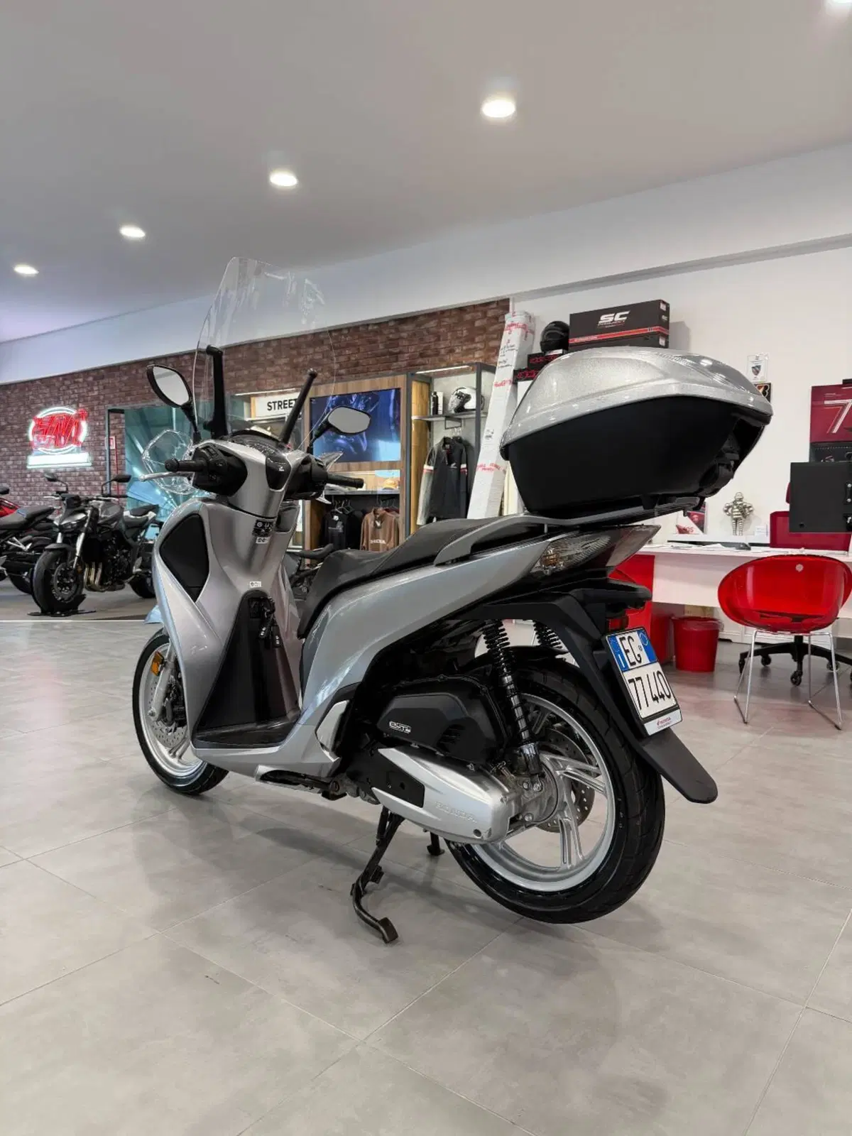 Honda SH 150i (2017 - 19) (4)