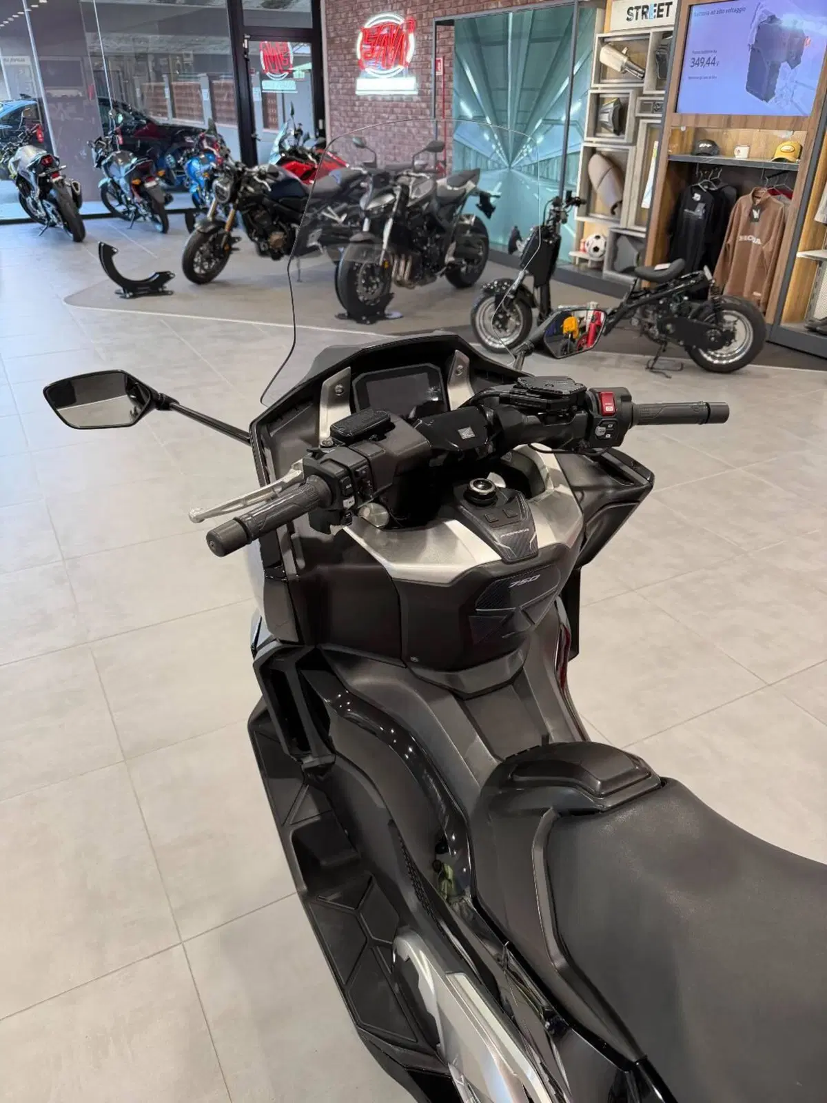 Honda Forza 750 DCT (2021 - 24) (8)