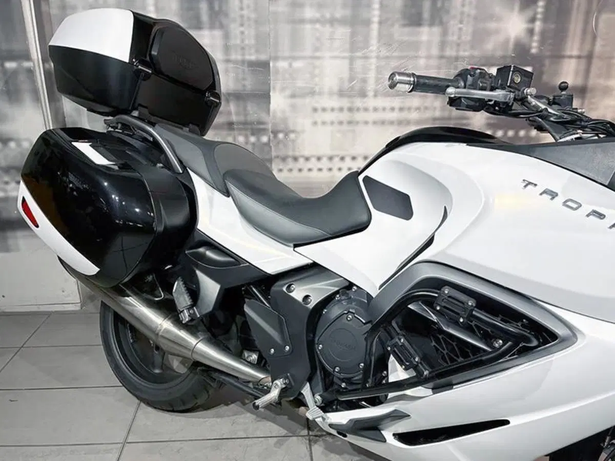 Triumph Trophy 1200 ABS (2012 - 15) (2)