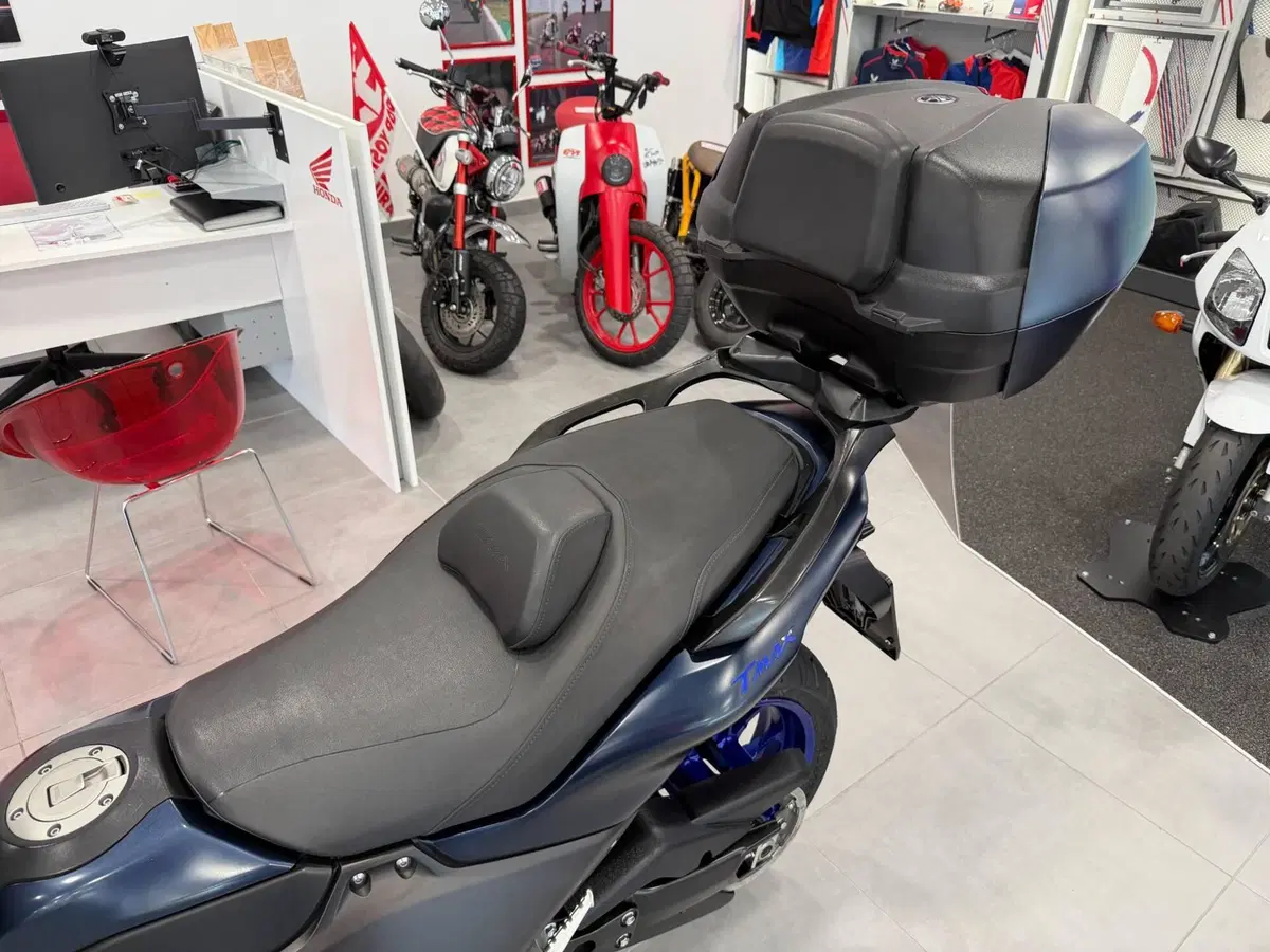 Yamaha T-Max 560 (2022 - 24) (9)