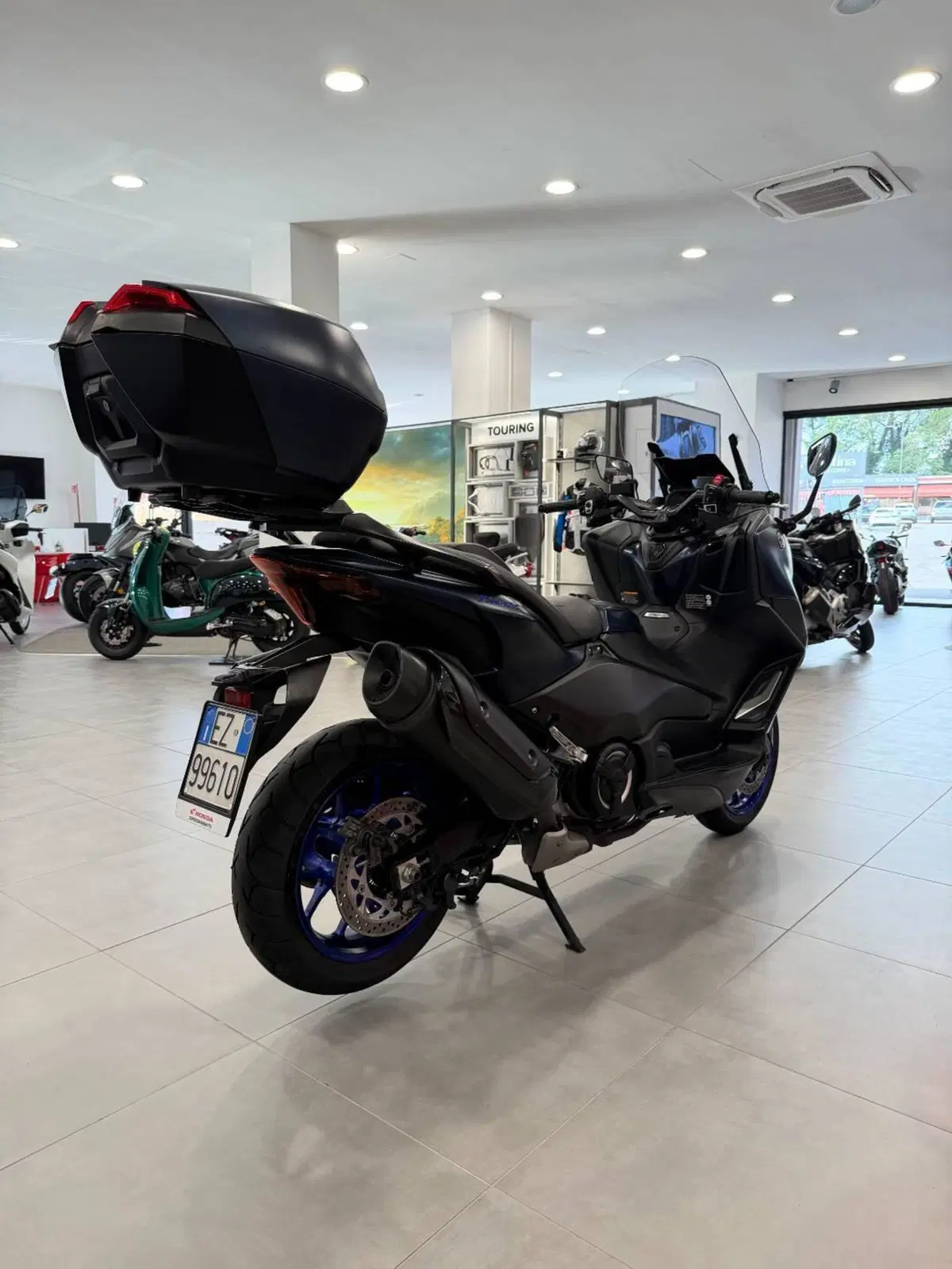 Yamaha T-Max 560 (2022 - 24) (7)