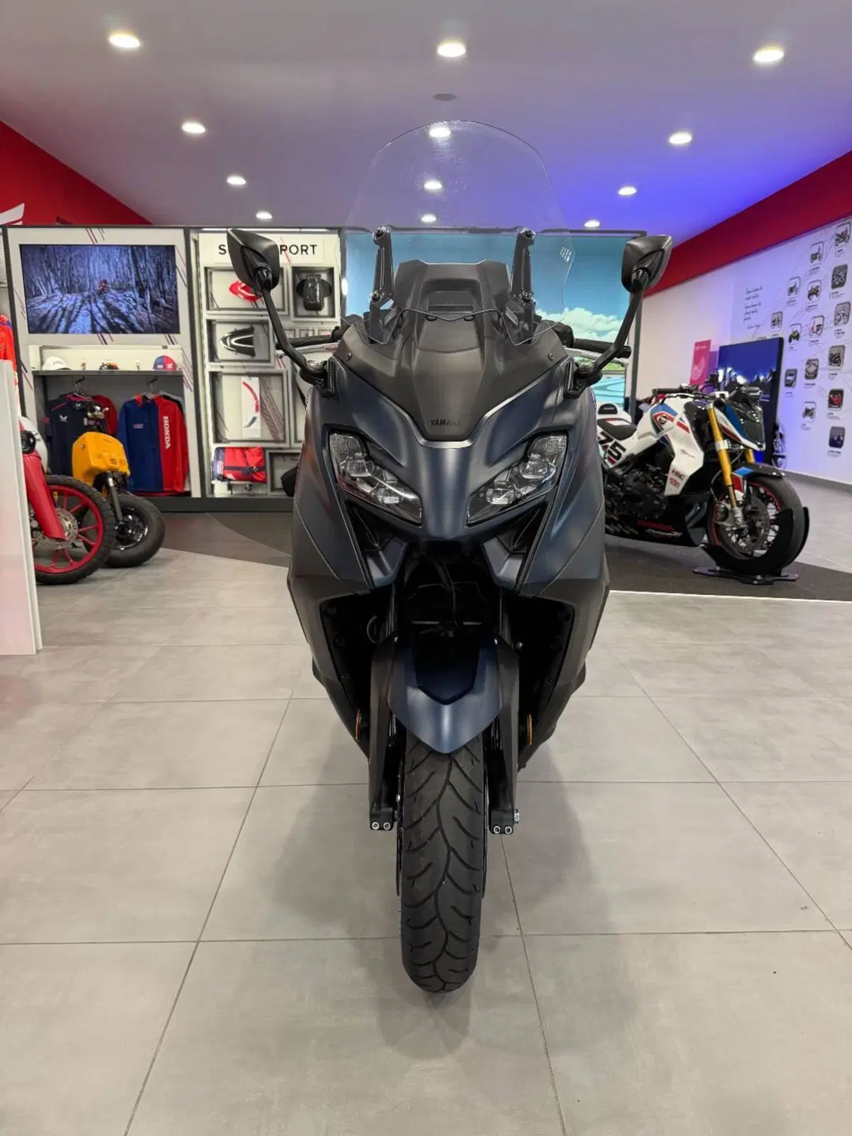 Yamaha T-Max 560 (2022 - 24) (5)