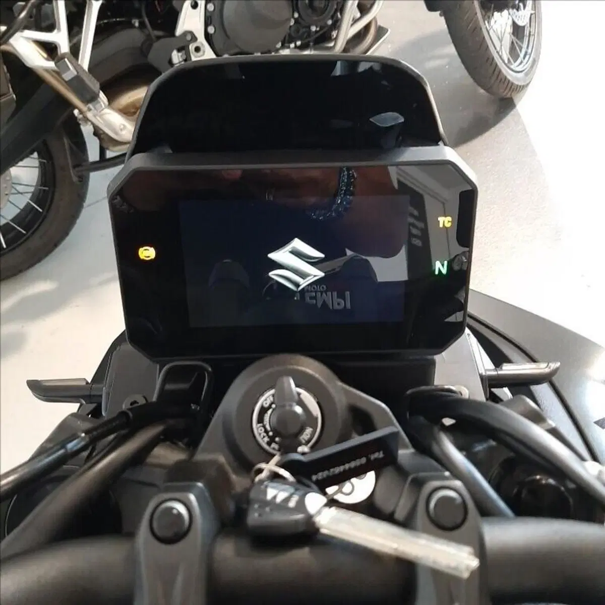 Suzuki GSX-8S (2023 - 24) (12)