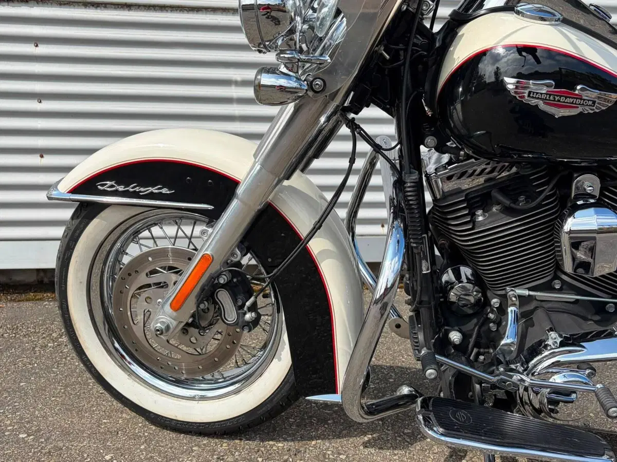 Harley-Davidson 1585 Softail Deluxe (2011) - FLSTN (12)