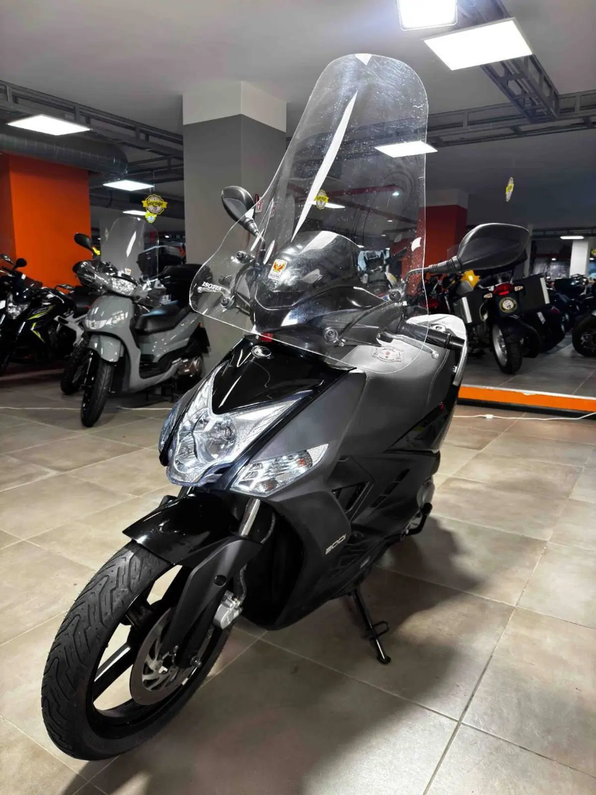 Kymco Agility 200i R16 + (2014 - 17) (3)