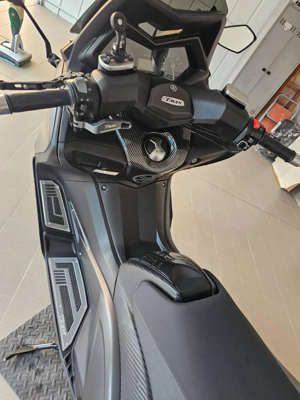 Yamaha T-Max 530 ABS (2015 - 17) (6)