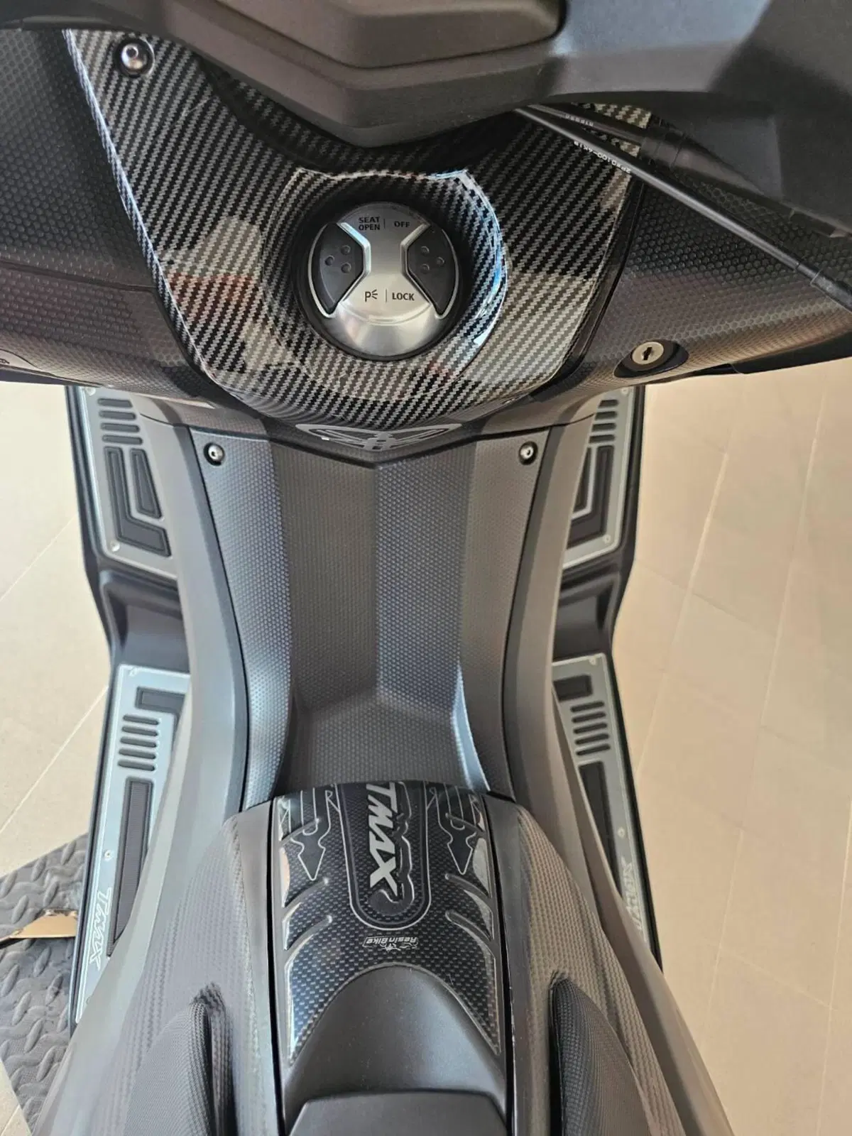 Yamaha T-Max 530 ABS (2015 - 17) (8)