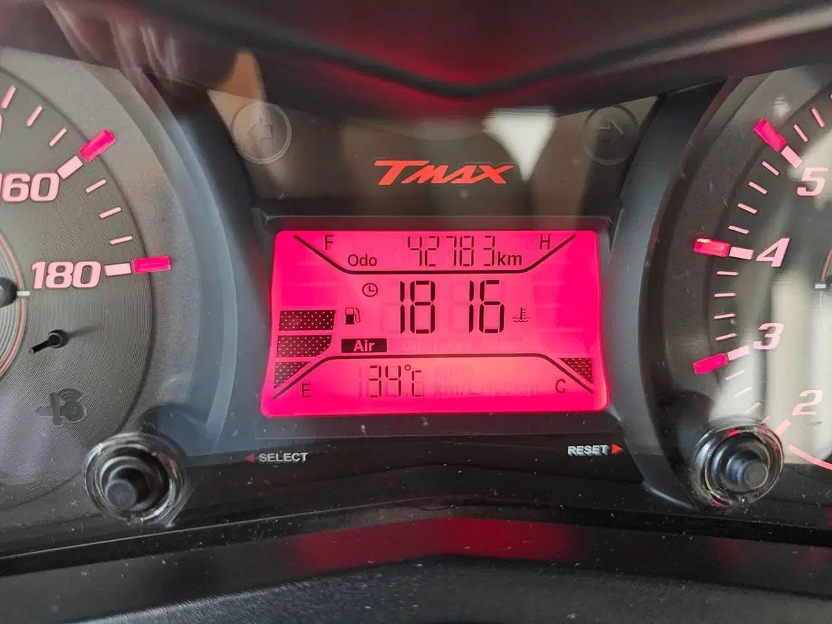 Yamaha T-Max 530 ABS (2015 - 17) (9)
