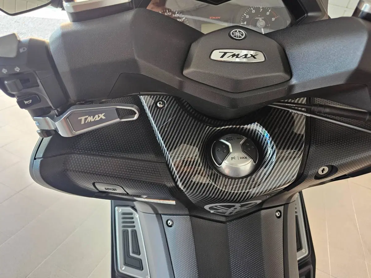Yamaha T-Max 530 ABS (2015 - 17) (11)