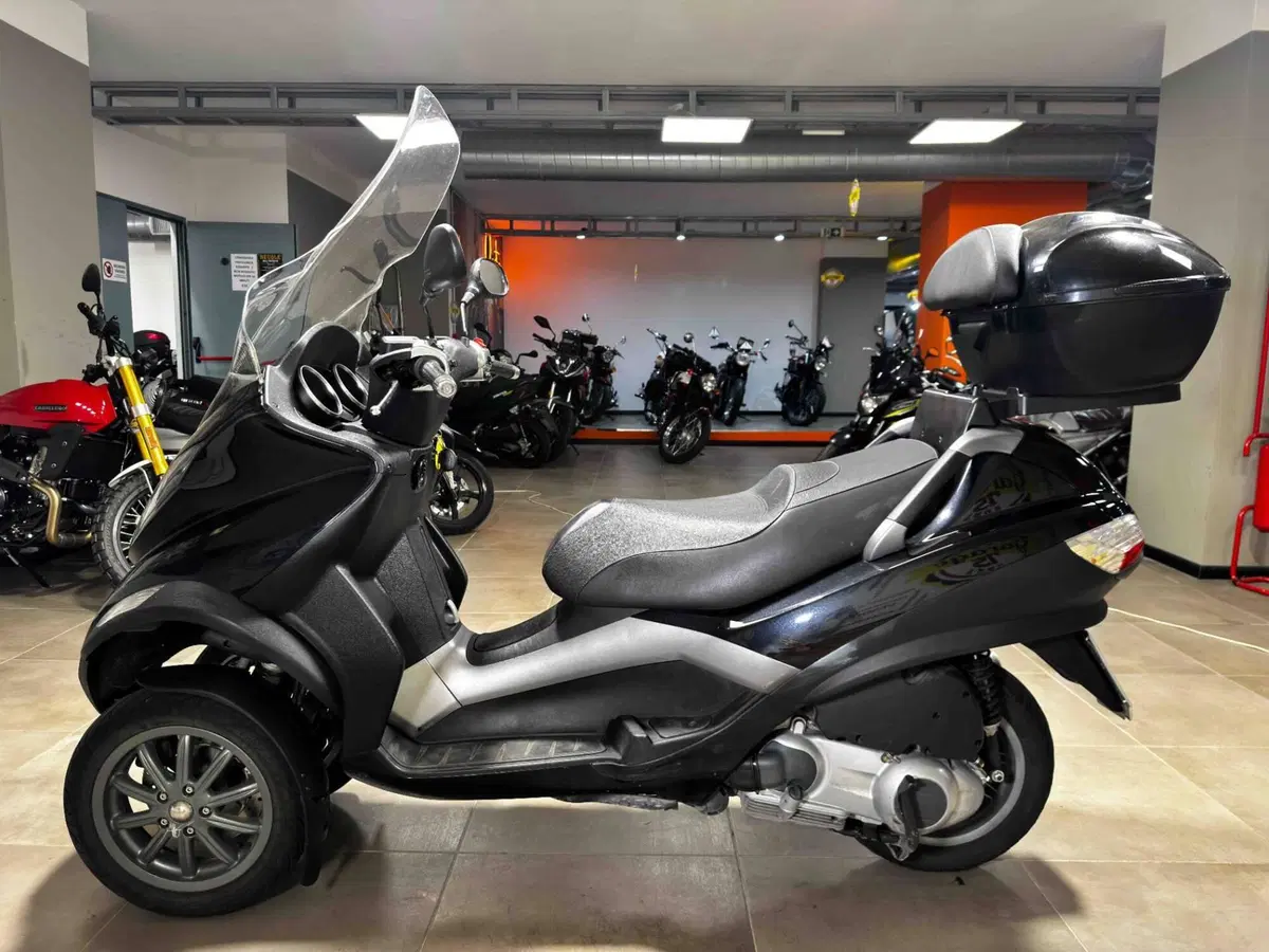 Piaggio MP3 250 i.e. (4)