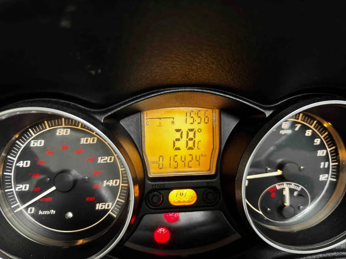 Piaggio MP3 250 i.e. (5)