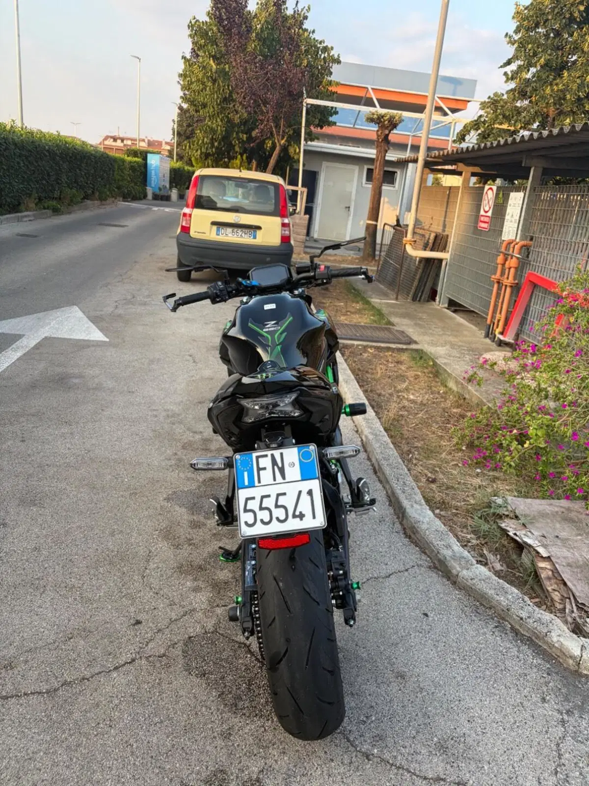 Kawasaki Z 650 (2025 - 26) (4)