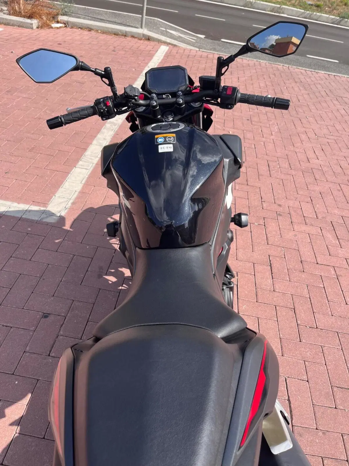 Kawasaki Z 500 SE (2024 - 26) (5)