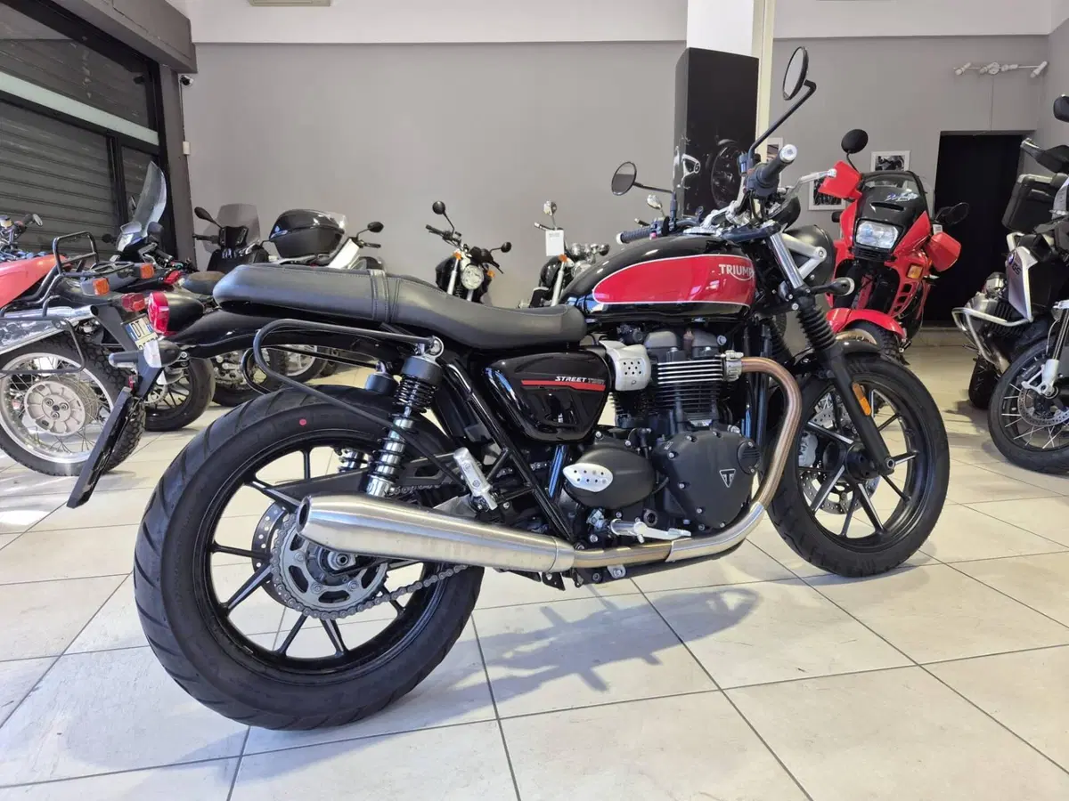 Triumph Street Twin 900 (2019 - 20) (3)