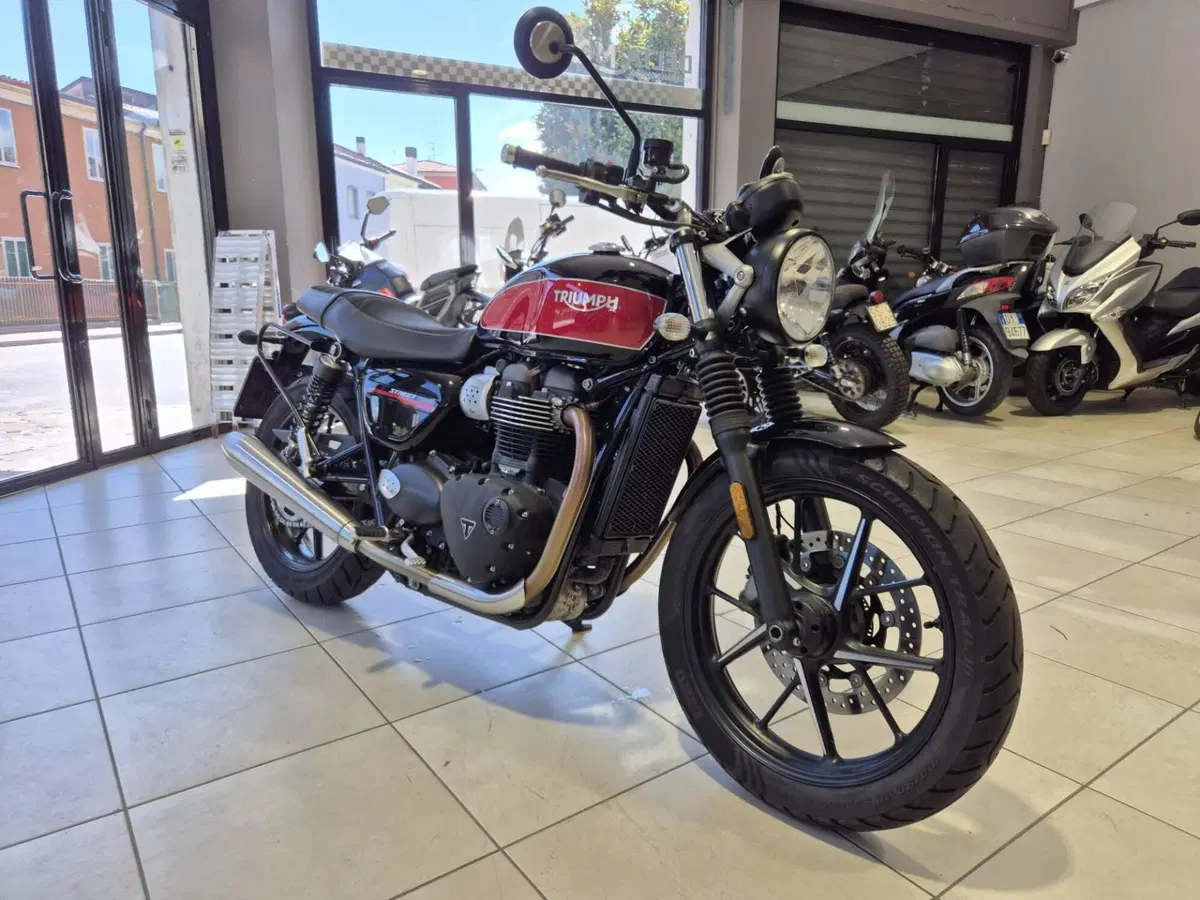 Triumph Street Twin 900 (2019 - 20) (2)