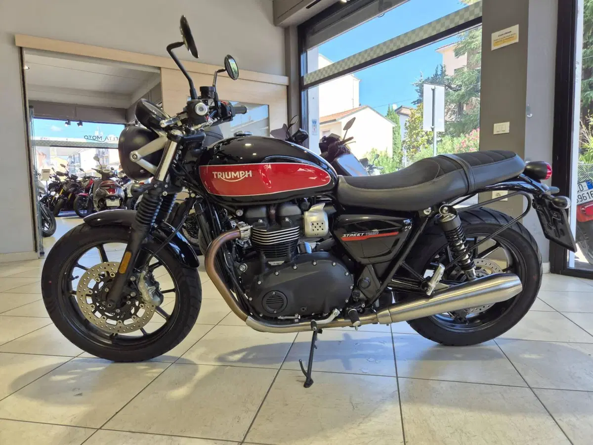 Triumph Street Twin 900 (2019 - 20) (5)