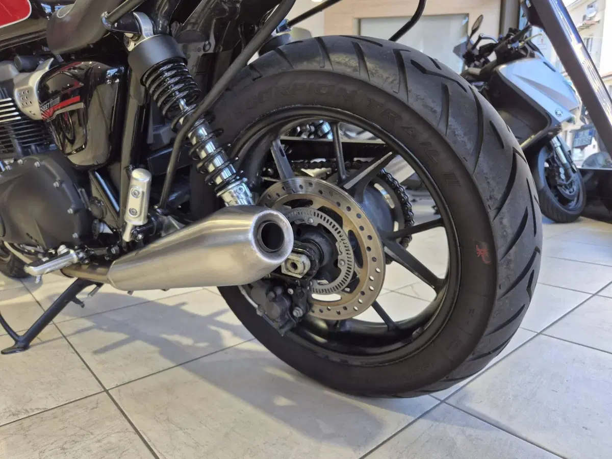 Triumph Street Twin 900 (2019 - 20) (14)