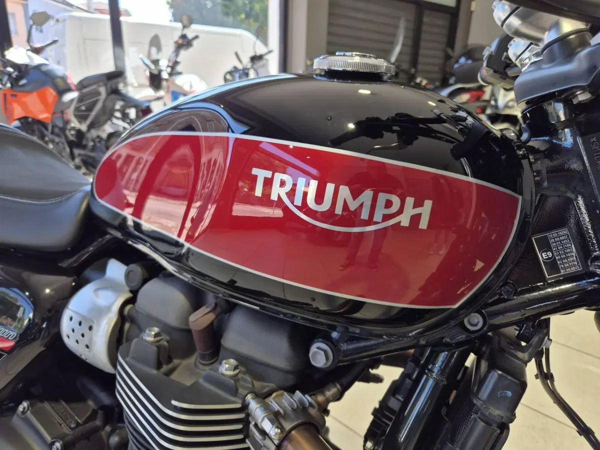 Triumph Street Twin 900 (2019 - 20) (15)