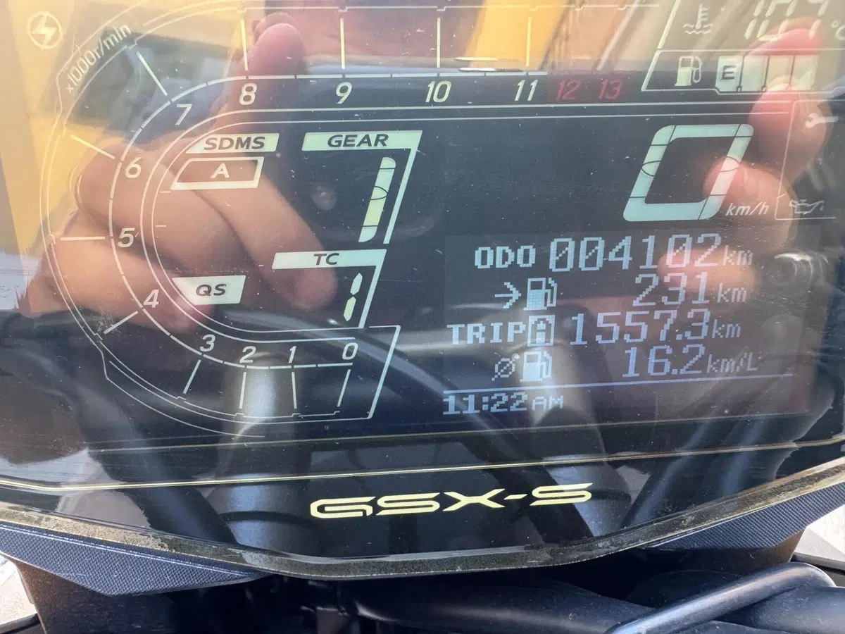 Suzuki GSX-S1000 (2021 - 25) (4)
