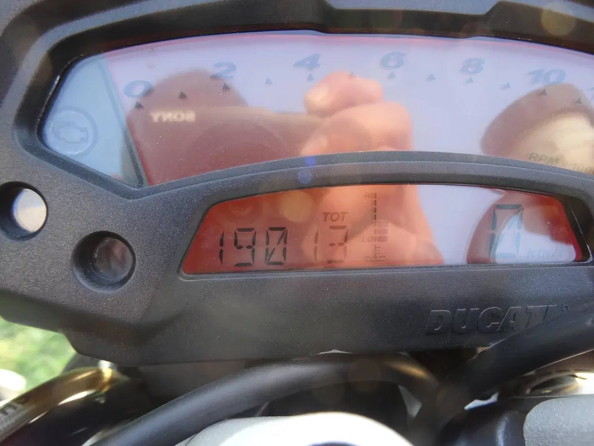Ducati Monster 696 Plus (2007 - 14) (5)