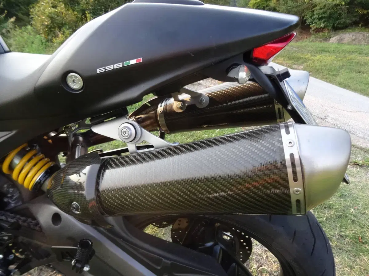 Ducati Monster 696 Plus (2007 - 14) (6)